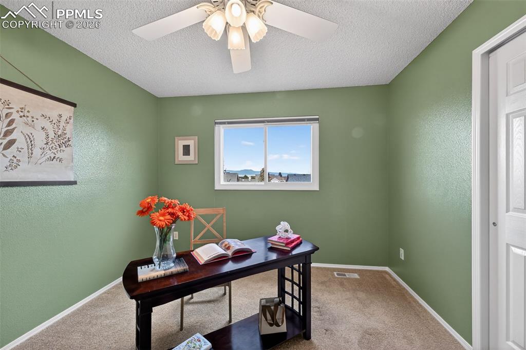 Image 25 of 45: Office