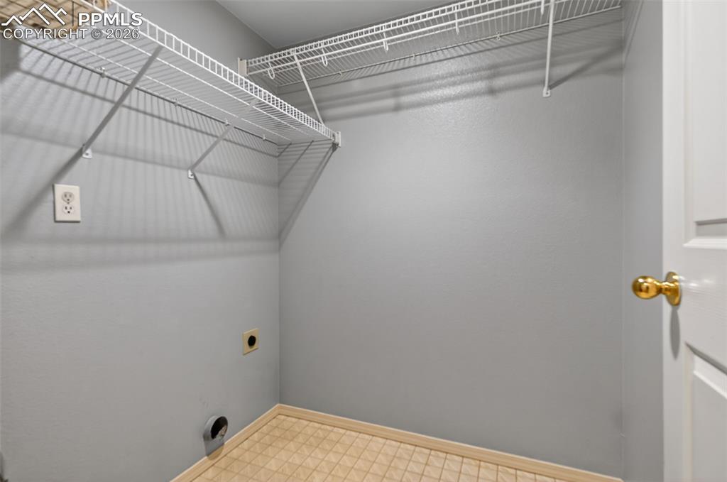 Image 34 of 45: Laundry