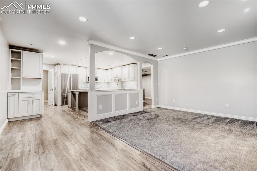 Image 21 of 39: Nice and bright basement