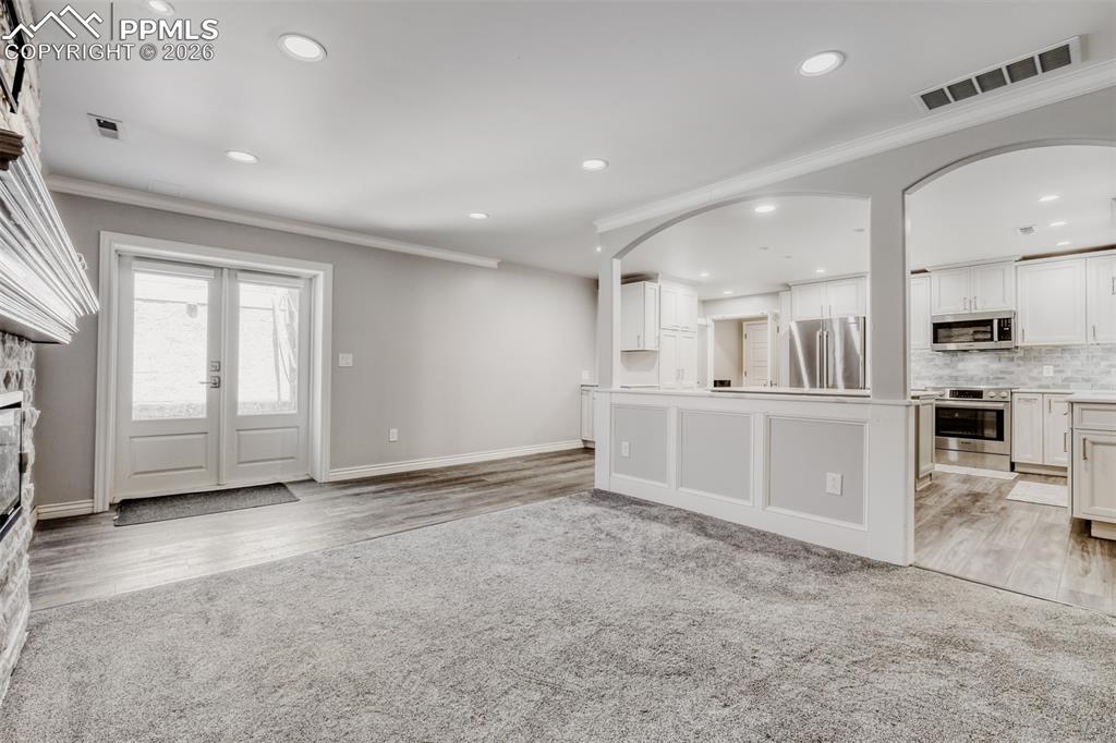 Image 22 of 39: Living Room