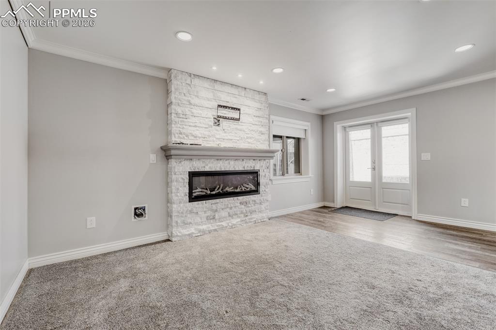 Image 24 of 39: Living Room