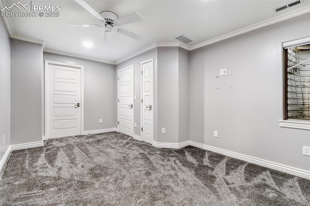 Image 34 of 39: Bedroom