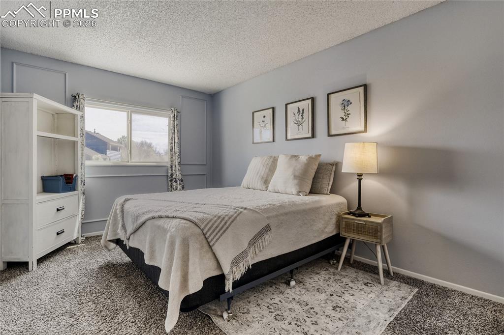 Image 20 of 35: Bedroom