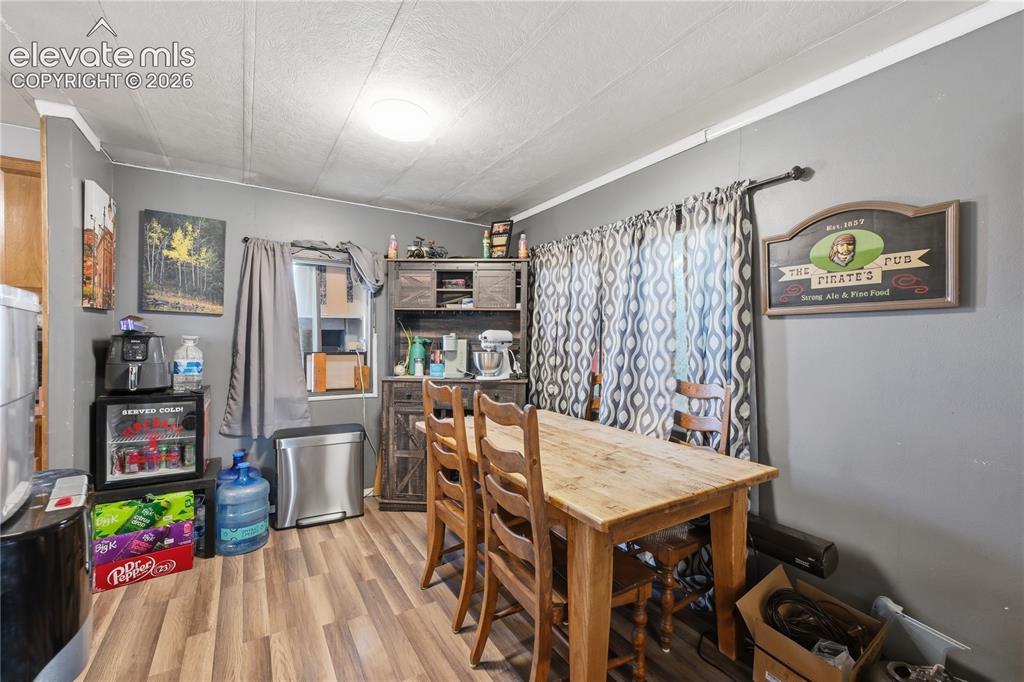 Image 19 of 28: Dining Area