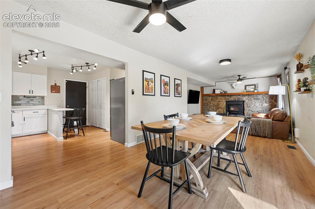 Image 12 of 48: Dining Area