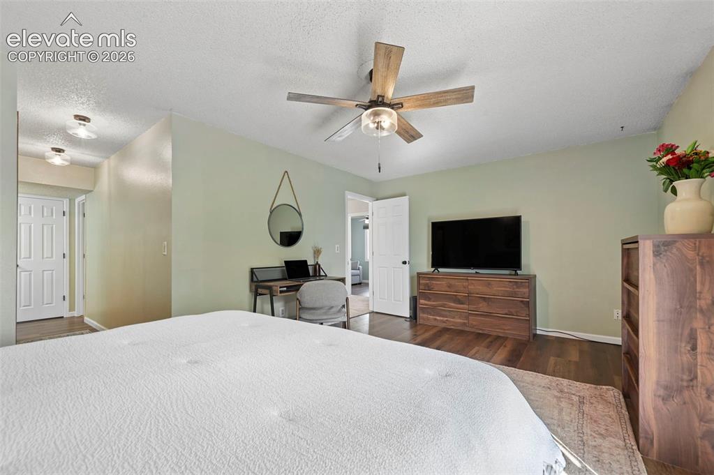 Image 22 of 48: Master Bedroom