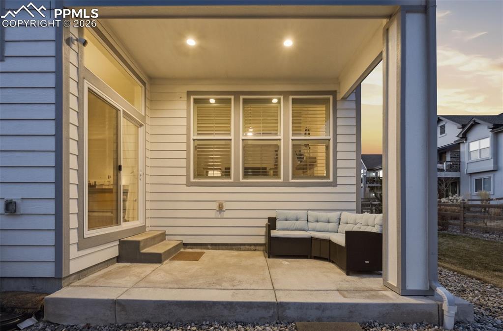 Image 26 of 32: Patio