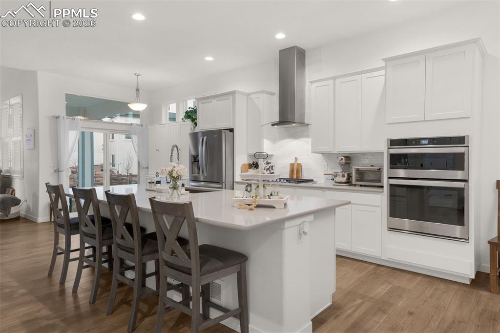 Image 3 of 32: Kitchen