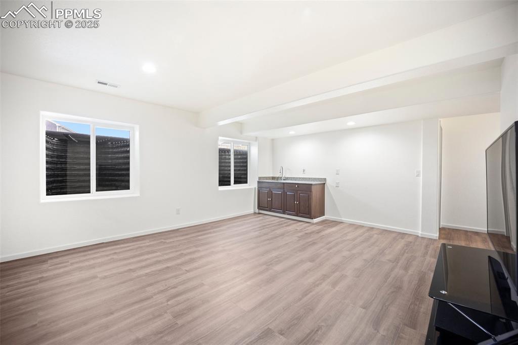 Image 19 of 30: Living Room