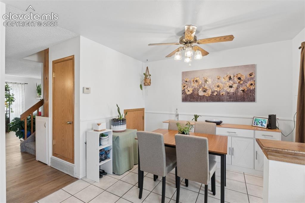 Image 10 of 28: Dining Area