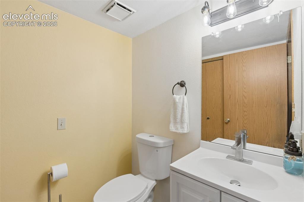 Image 13 of 28: Bathroom