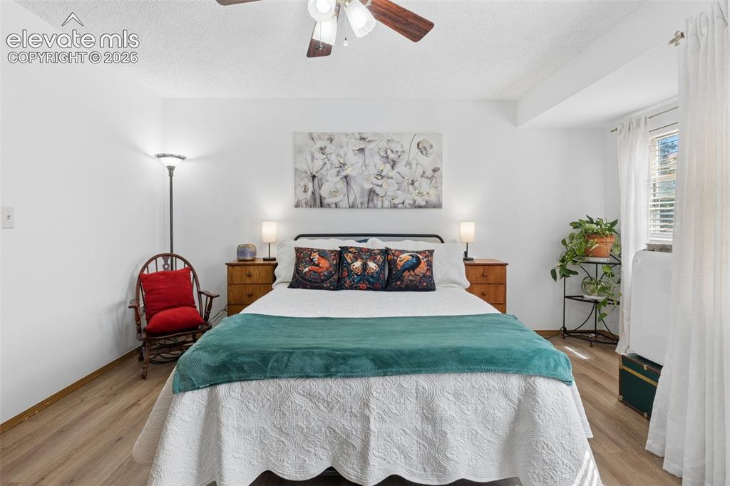 Image 15 of 28: Bedroom