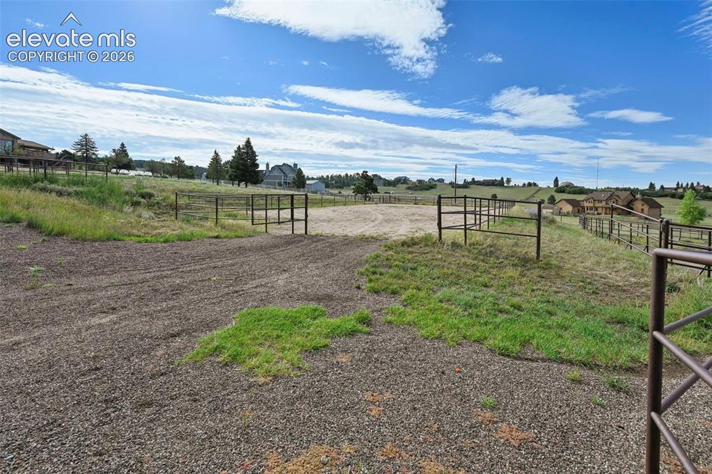 Image 38 of 50: Riding arena with crushed granite footing