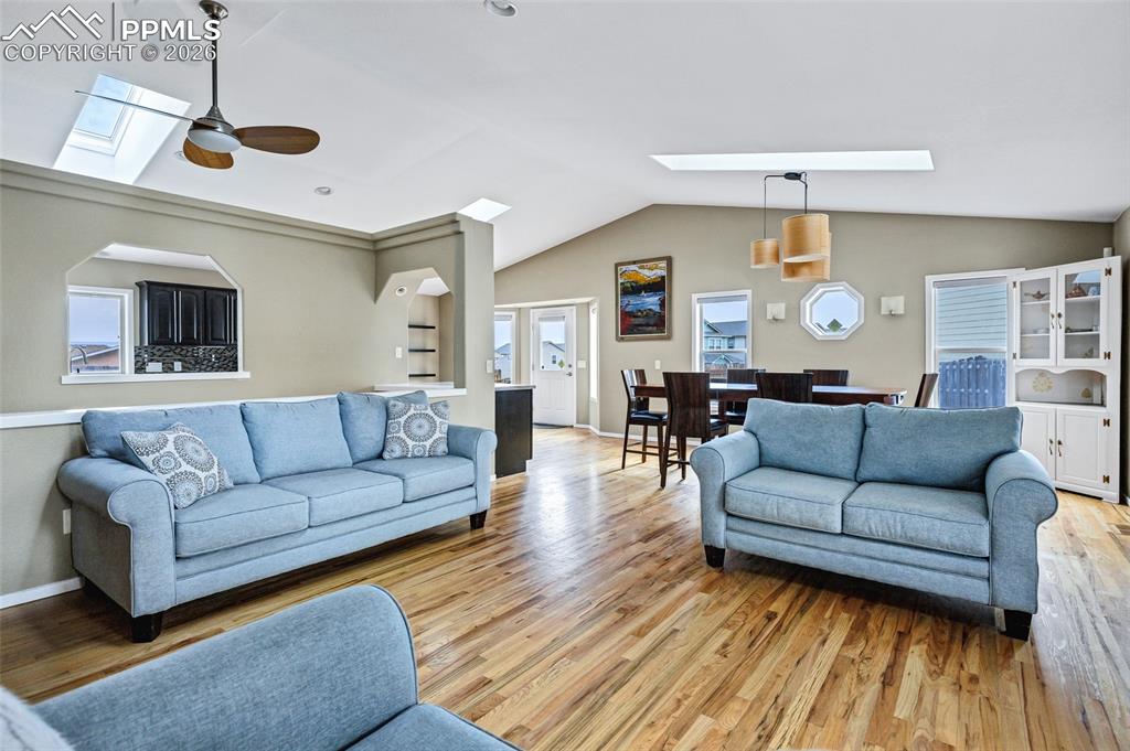 Image 24 of 44: Living Room