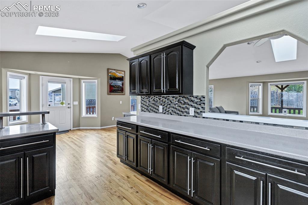 Image 28 of 44: Kitchen