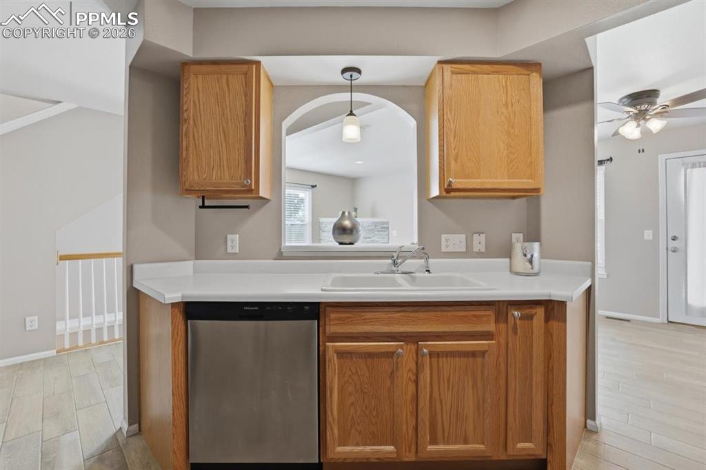 Image 9 of 26: Kitchen