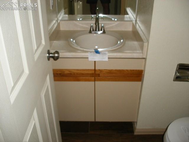 Image 16 of 46: Bathroom