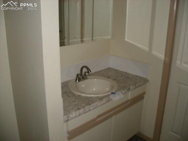 Image 19 of 46: Bathroom