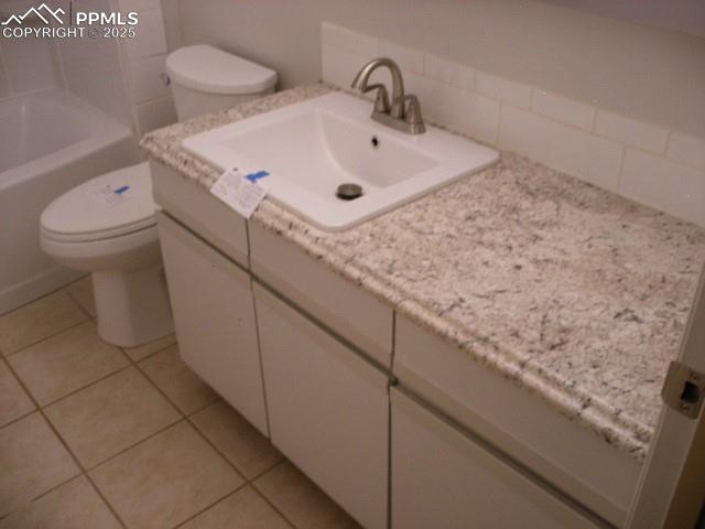 Image 22 of 46: Bathroom