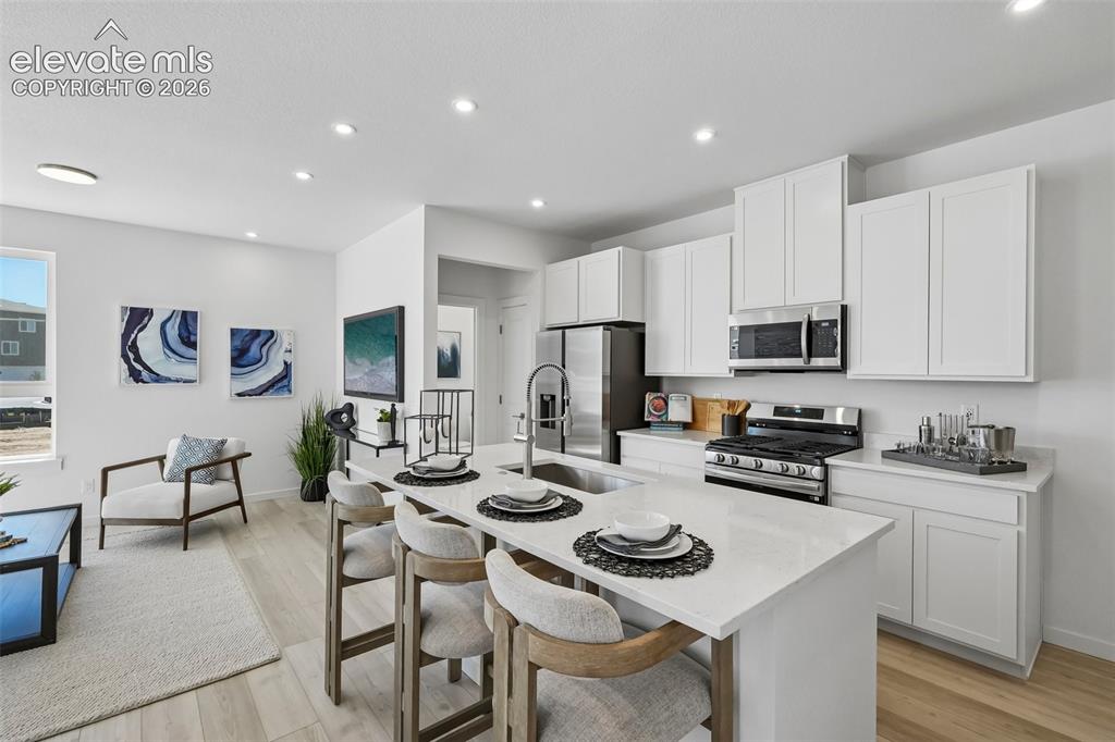 Image 12 of 33: Kitchen