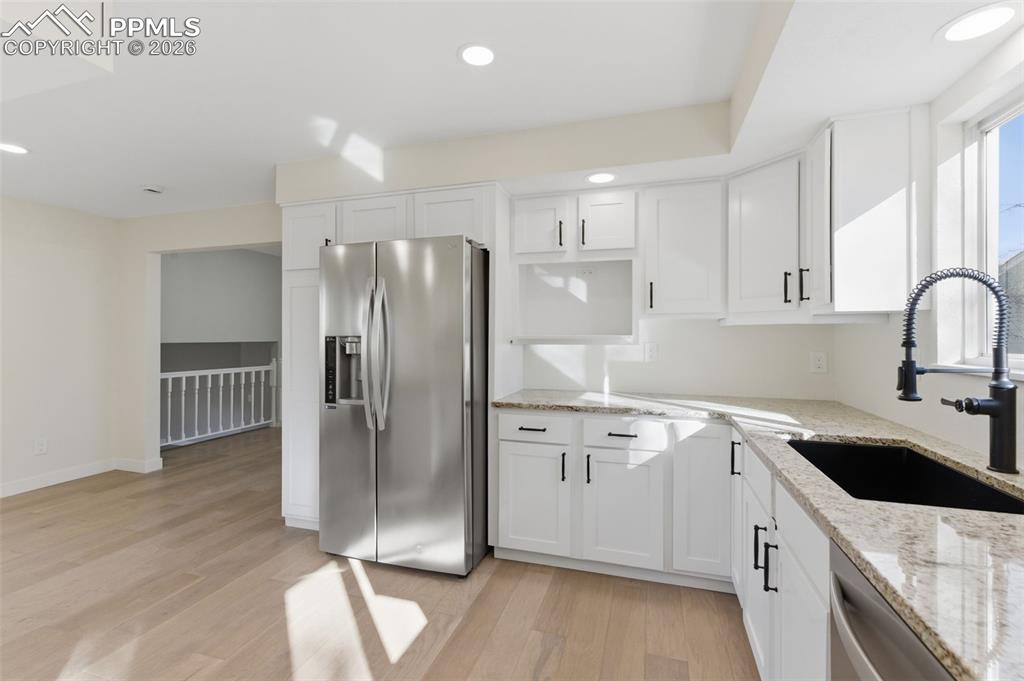 Image 16 of 43: Kitchen