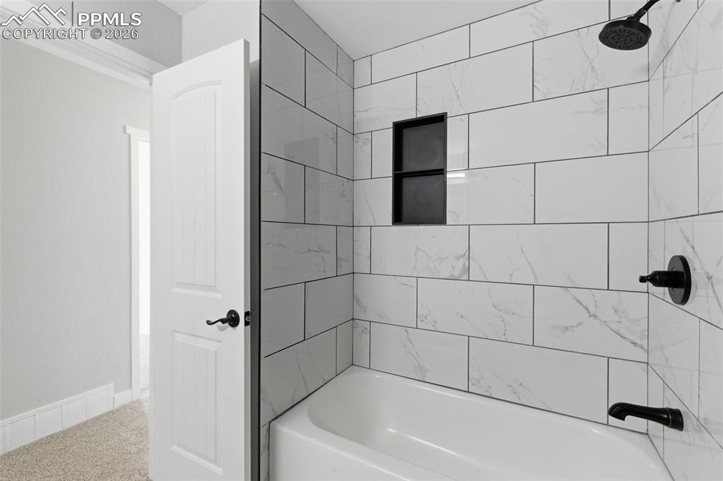 Image 30 of 43: Bathroom