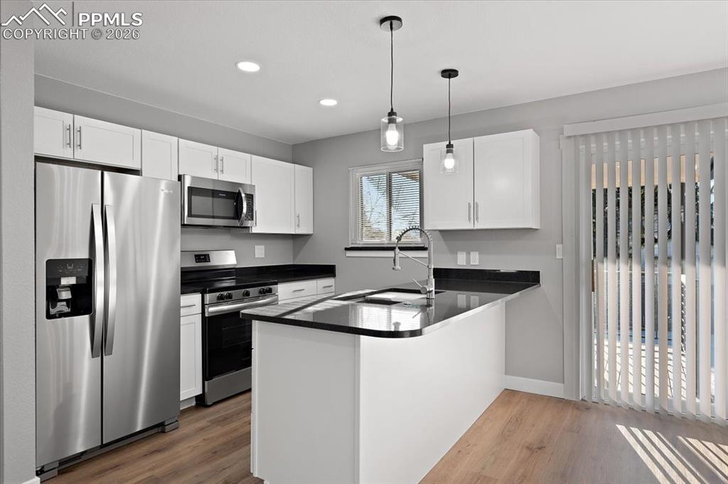 Image 11 of 42: Kitchen