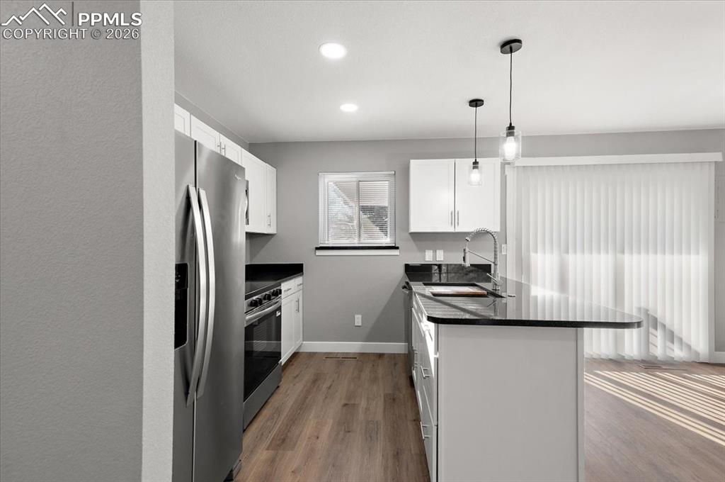 Image 13 of 42: Kitchen