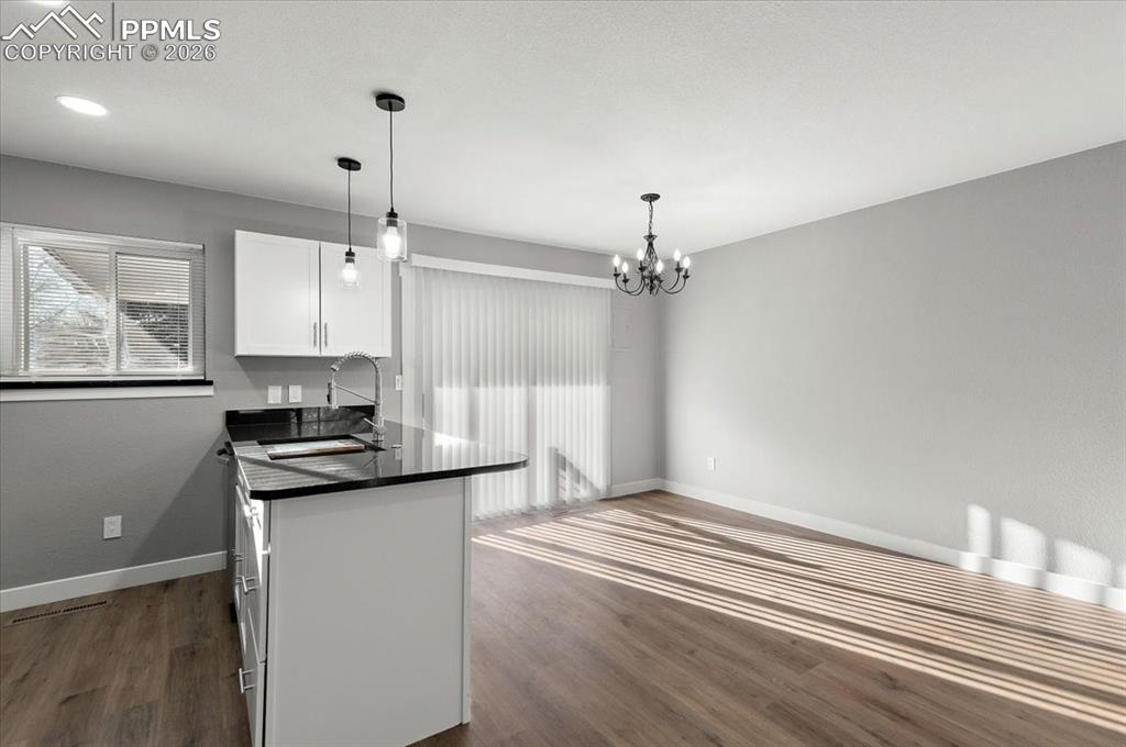 Image 14 of 42: Kitchen