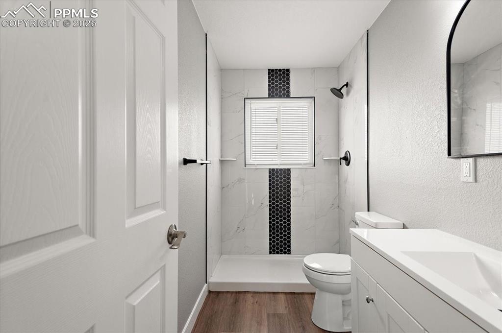 Image 15 of 42: Bathroom