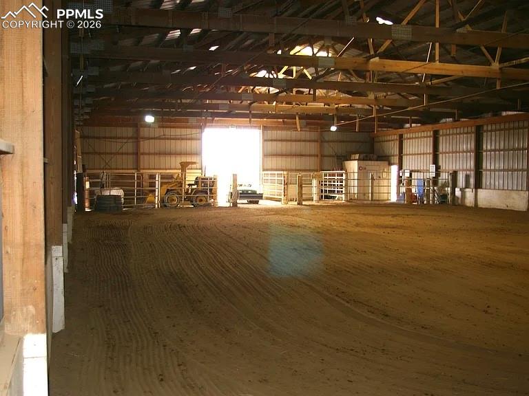 Image 32 of 50: Indoor Arena