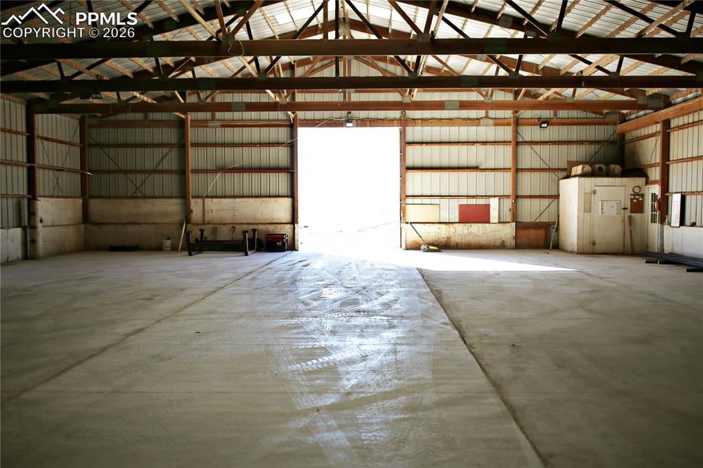 Image 34 of 50: Indoor Arena