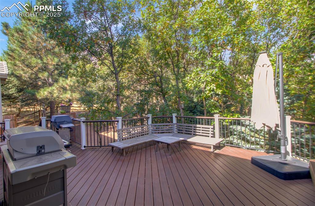 Image 43 of 47: Deck-Fall Season