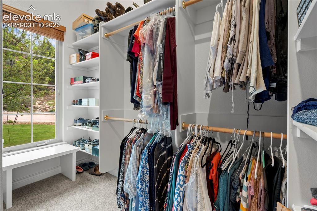 Image 23 of 47: Closet