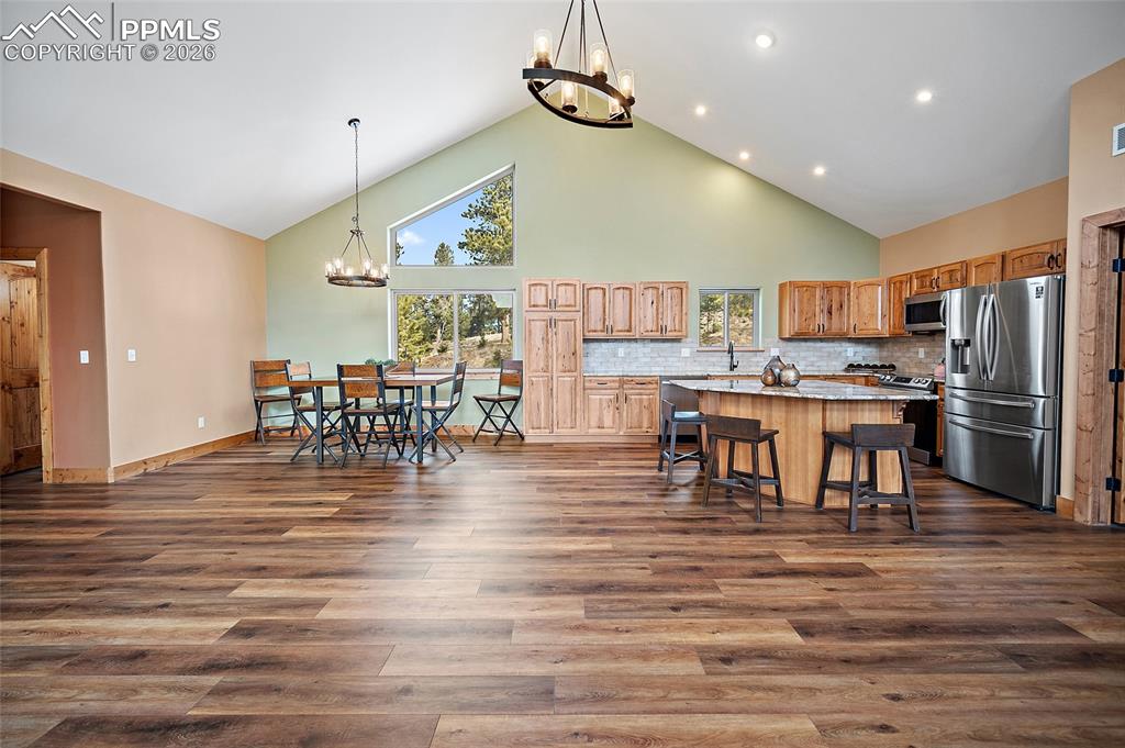 Image 11 of 47: Kitchen