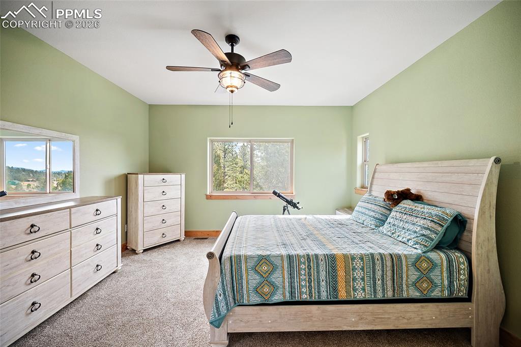 Image 27 of 47: Bedroom