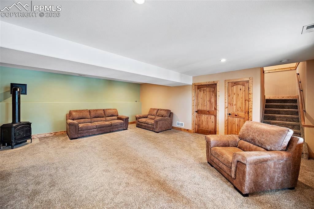 Image 31 of 47: Family Room