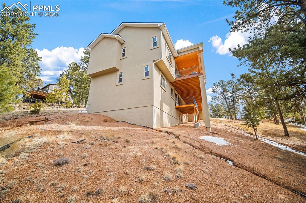 Image 9 of 47: Side of Structure