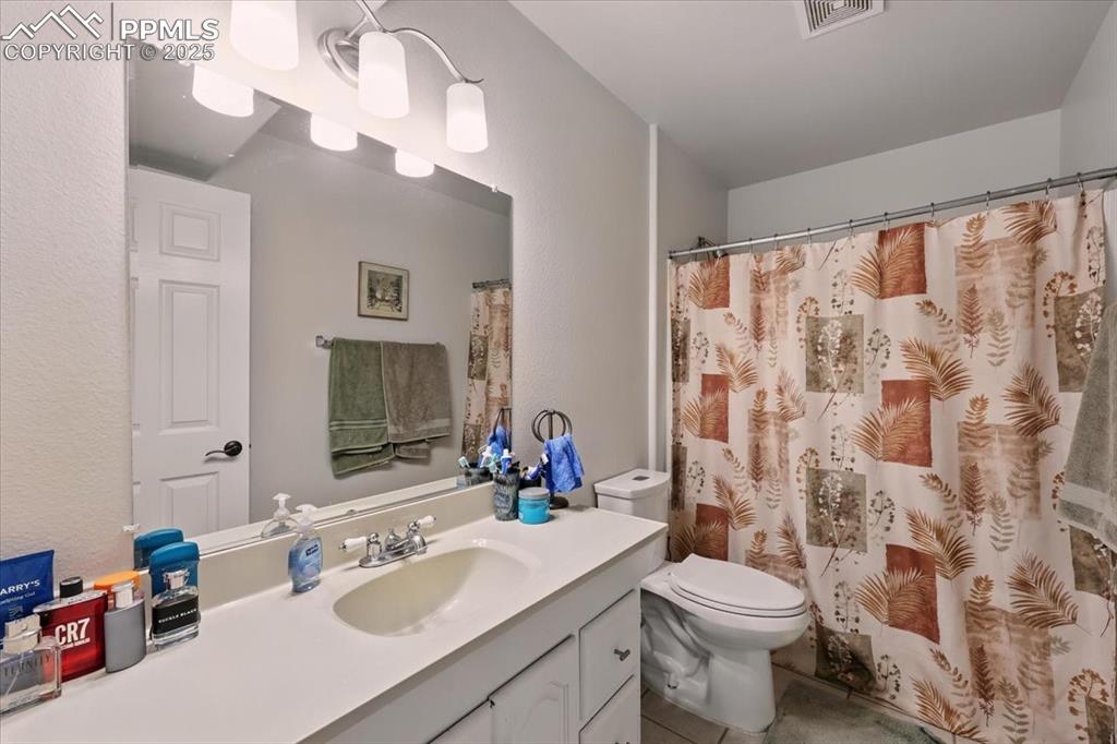 Image 11 of 42: Bathroom