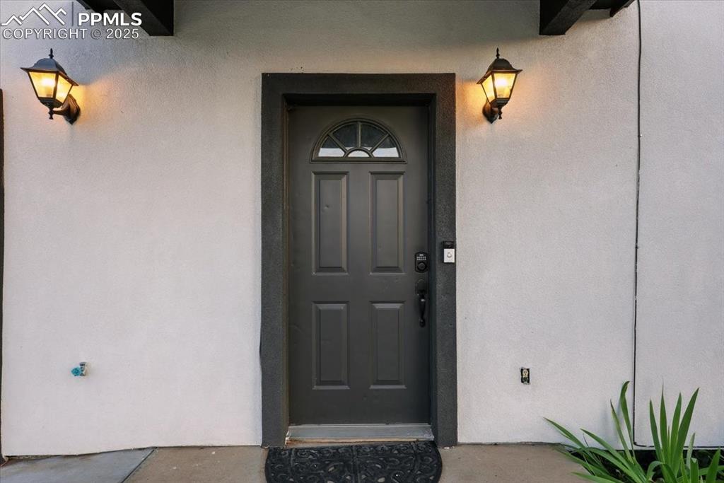 Image 4 of 42: Entry