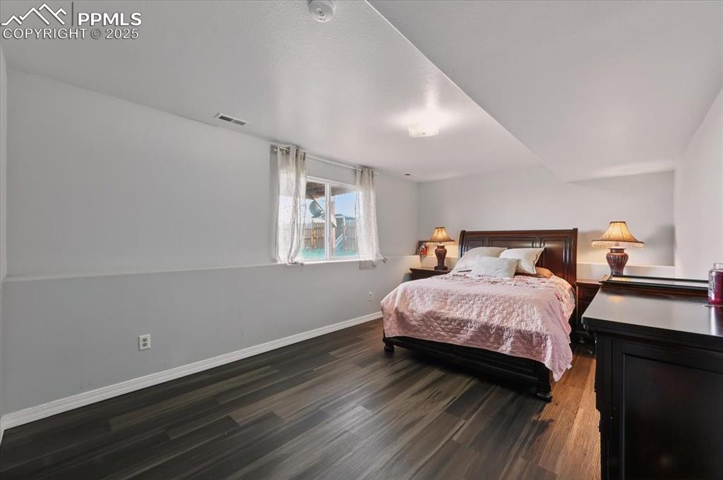 Image 8 of 42: Bedroom