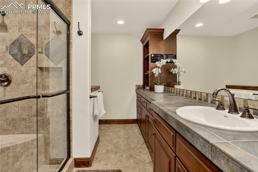 Image 23 of 41: Custom primary bath