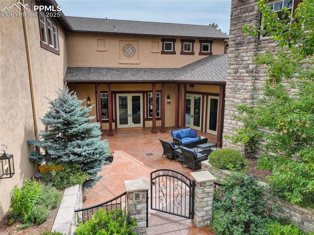 Image 3 of 41: Courtyard