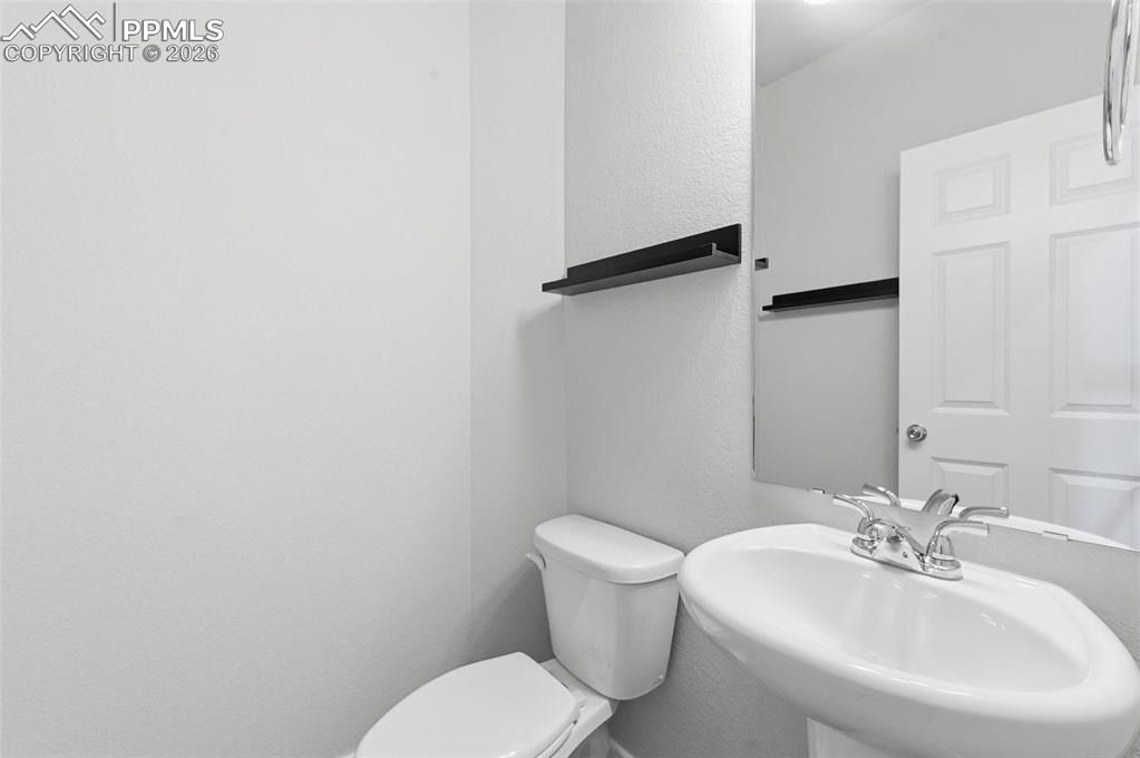 Image 12 of 31: Bathroom