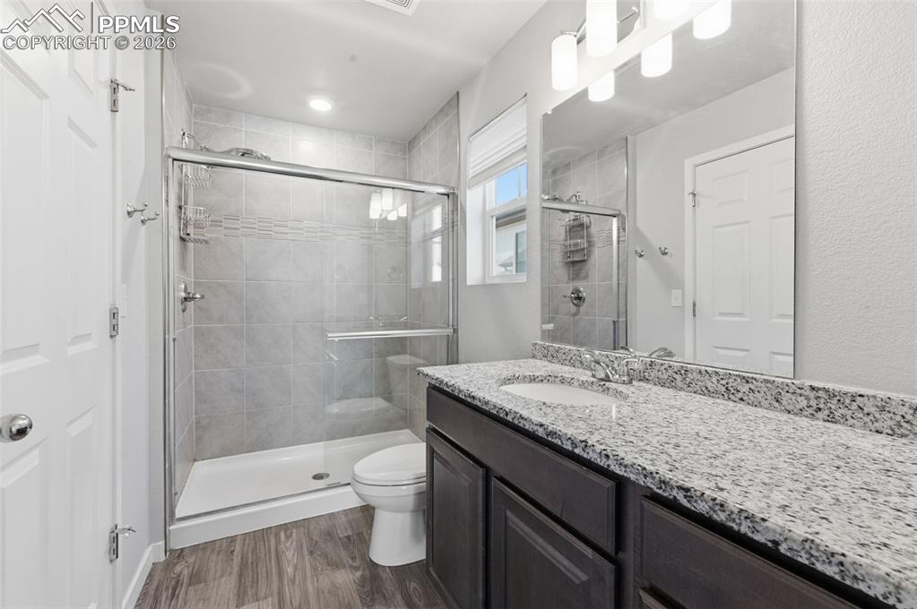 Image 18 of 31: Bathroom