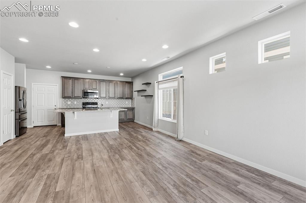 Image 5 of 31: Kitchen