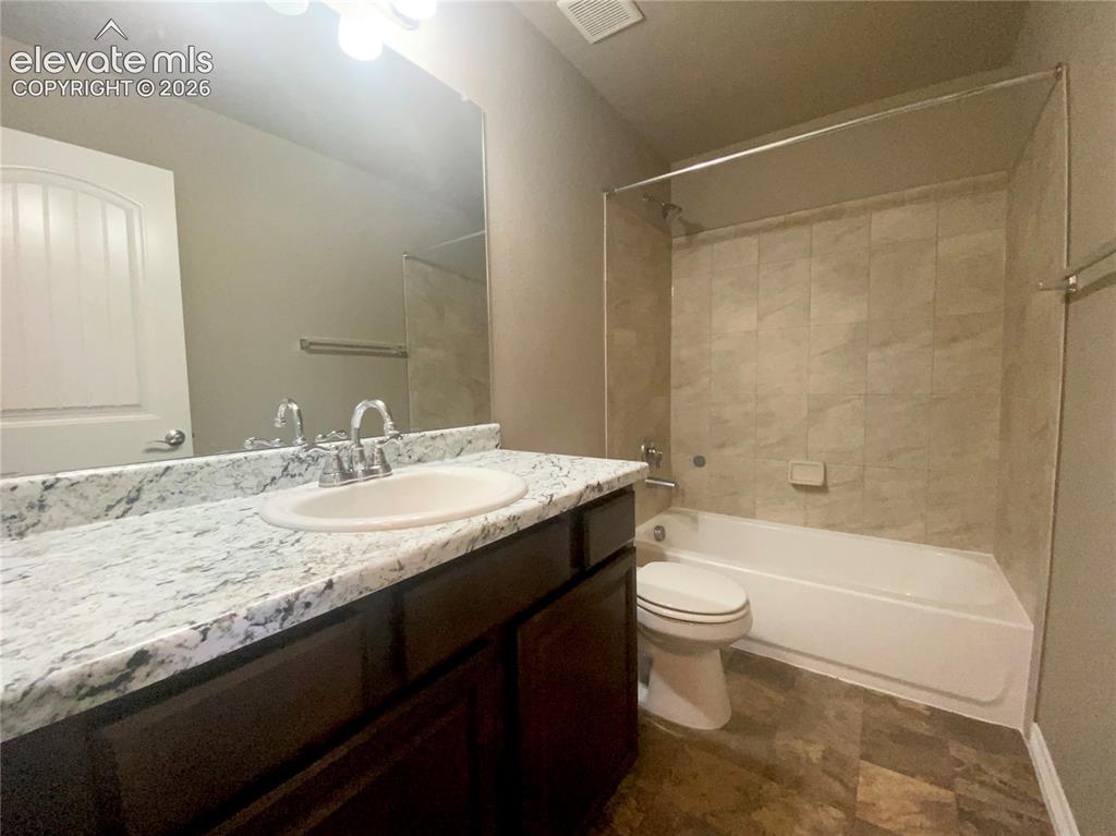 Image 11 of 17: Bathroom
