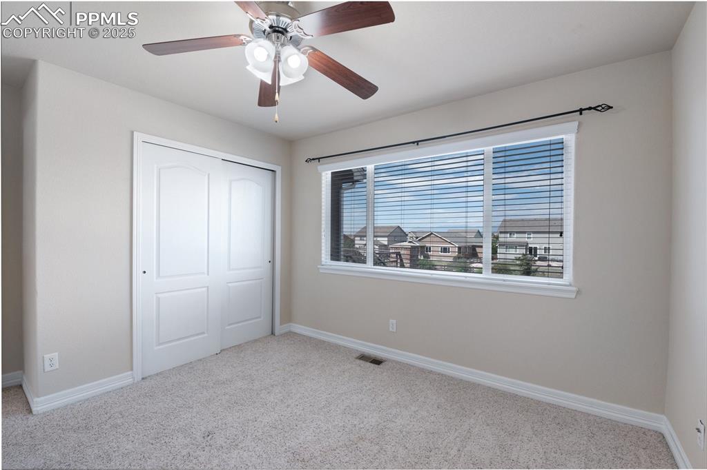 Image 24 of 31: Bedroom