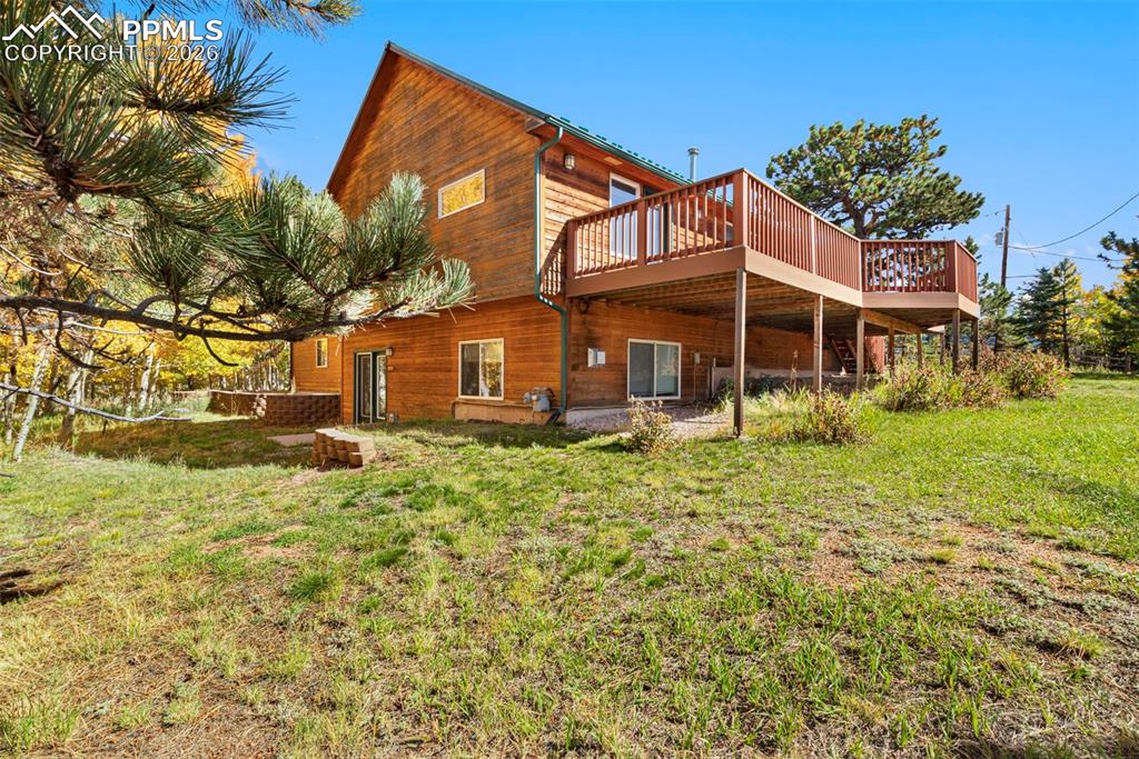 Image 32 of 50: Back of Structure