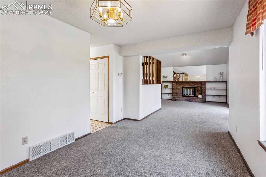 Image 13 of 29: Dining Room